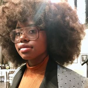 Meet your Posher, Thalia